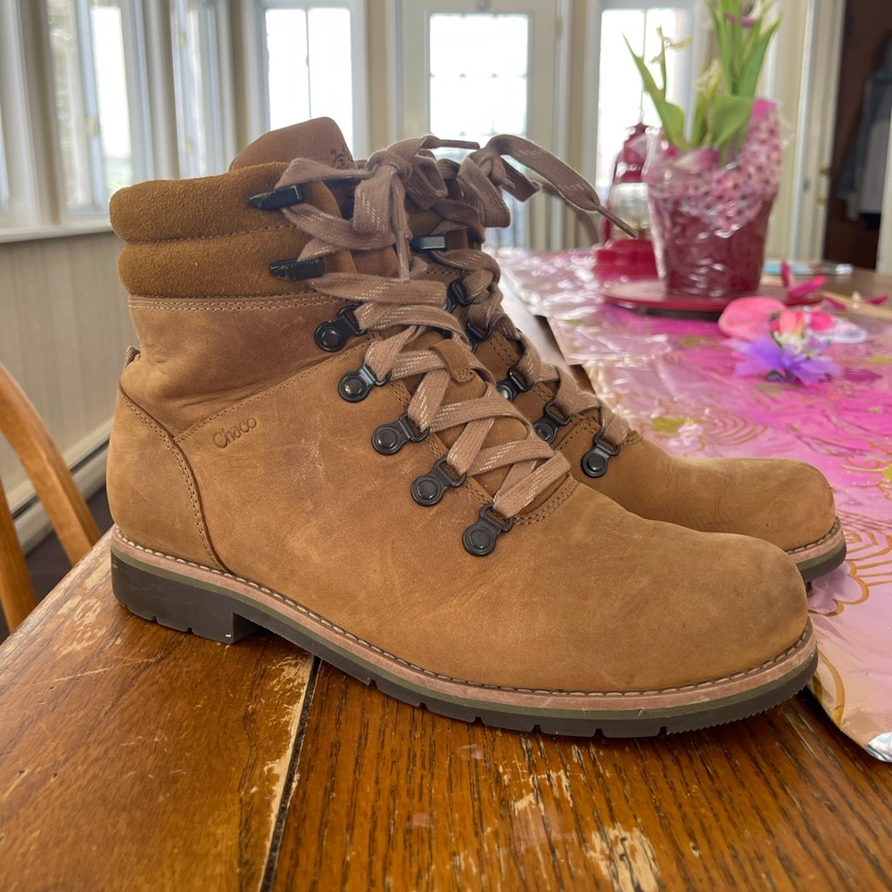 Chaco Cataluna Boots